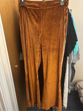 Women's Velvet Ribbed Flare Pants in Copper